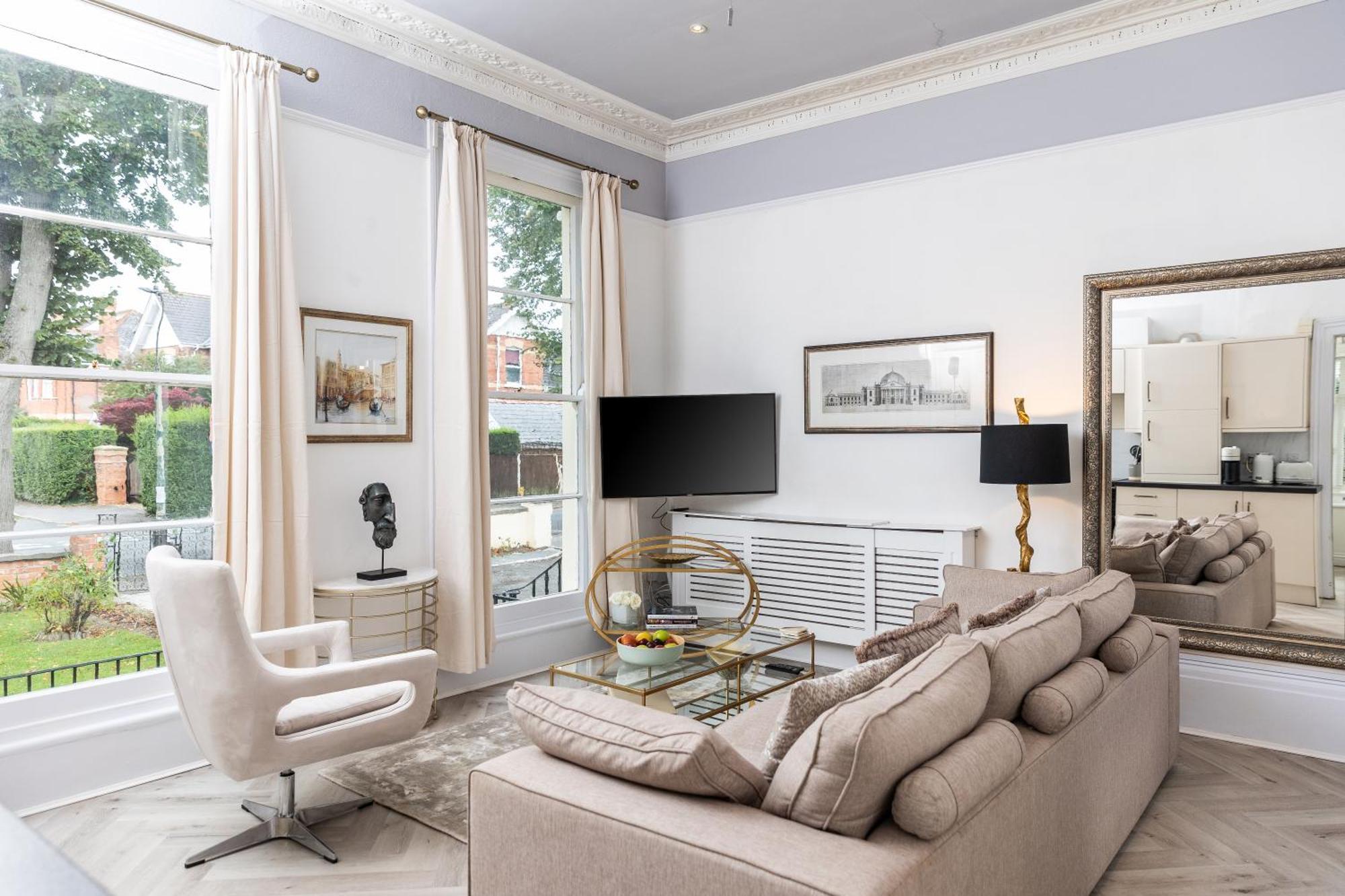 10 Sydenham - By Luxury Apartments Cheltenham Extérieur photo